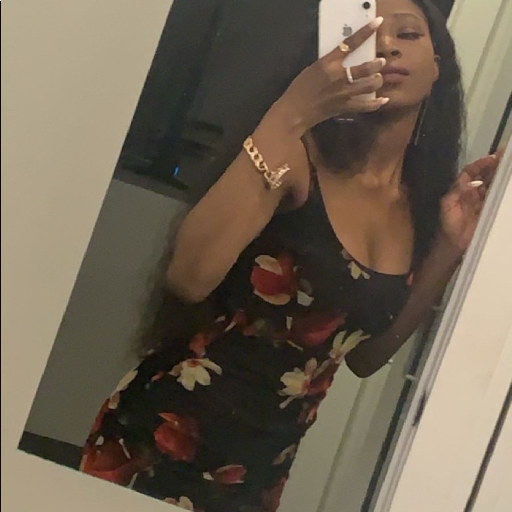 Dress - Picture 4 of 5